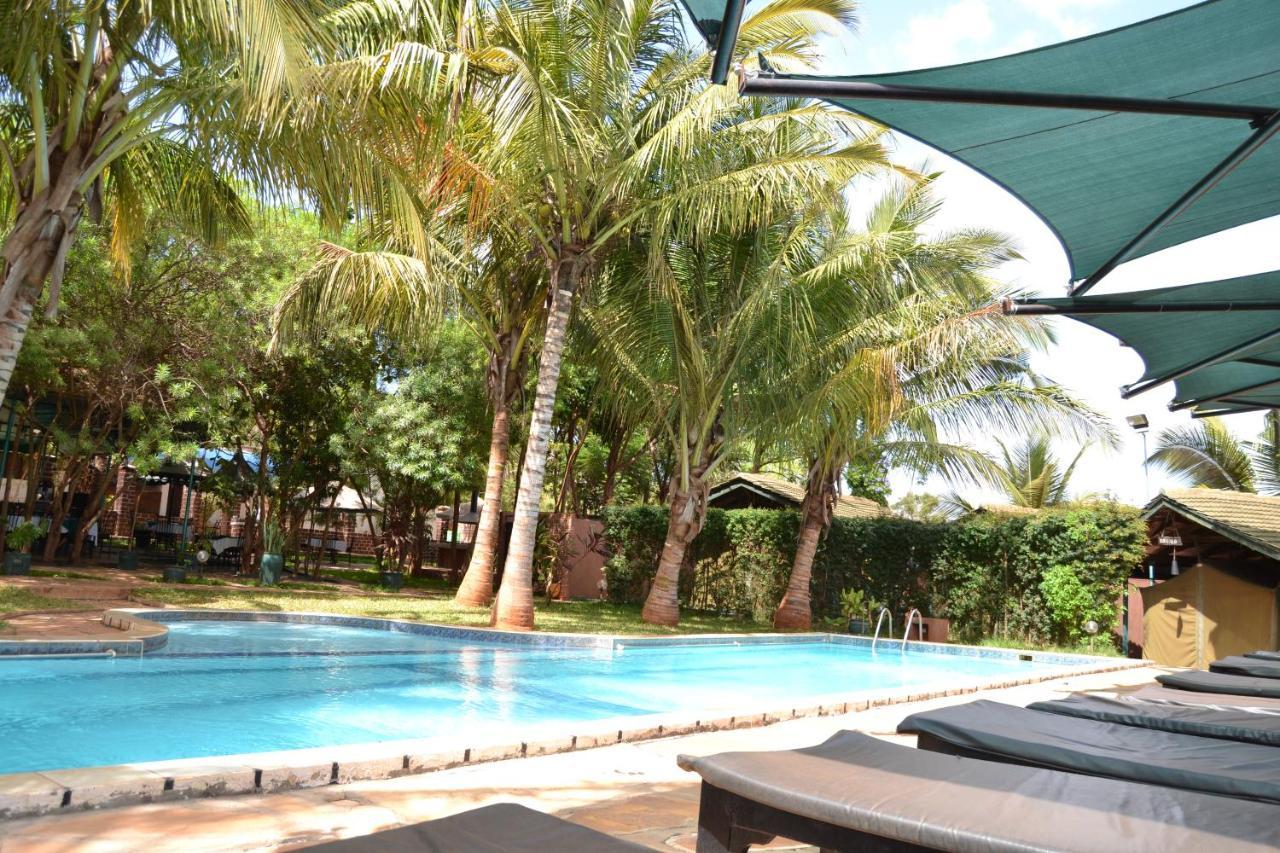 Impala Safari Lodge Voi Екстериор снимка