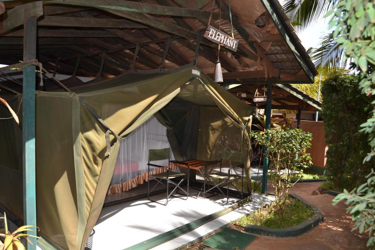 Impala Safari Lodge Voi Екстериор снимка