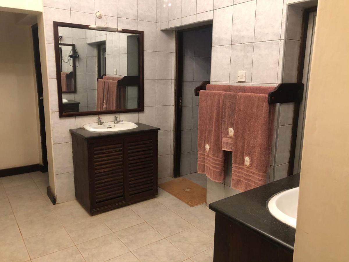 Impala Safari Lodge Voi Екстериор снимка